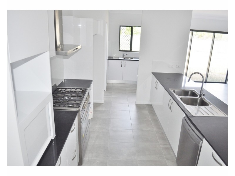 9 Riverlands Drive, Mareeba QLD 4880