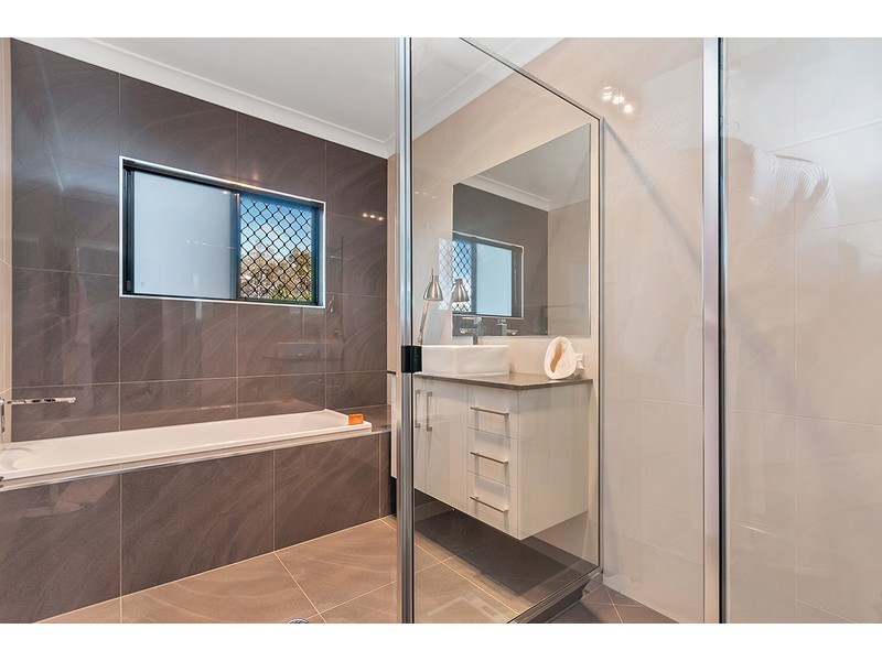 2 Antonio Drive, Mareeba QLD 4880