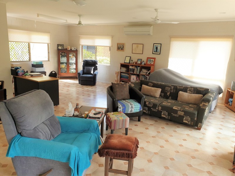 84 James, Mareeba QLD 4880