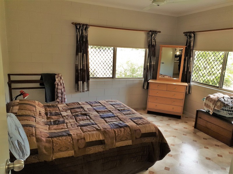 84 James, Mareeba QLD 4880
