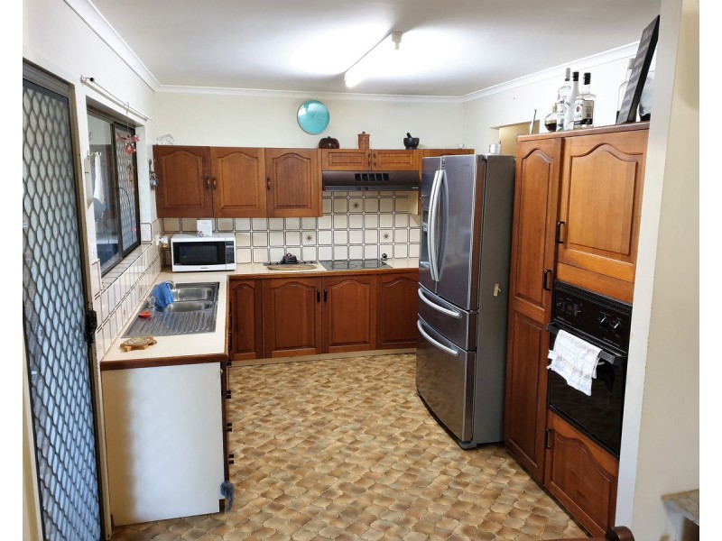 1a Wilson, Mareeba QLD 4880