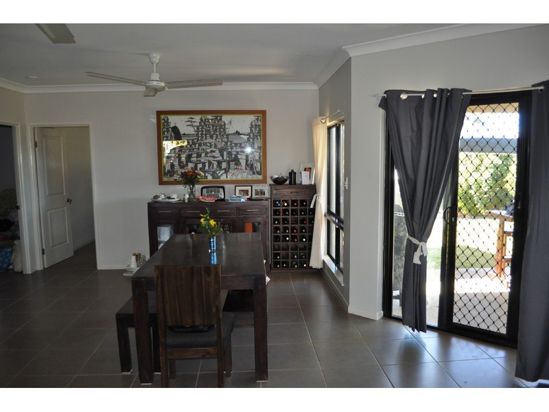 17 Damien Close, Mareeba QLD 4880