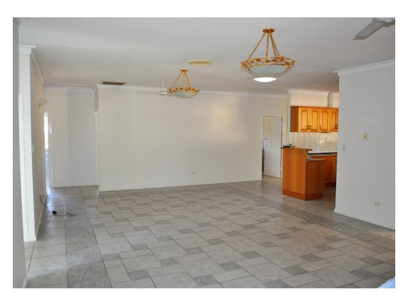 19 Owens Street, Mareeba QLD 4880