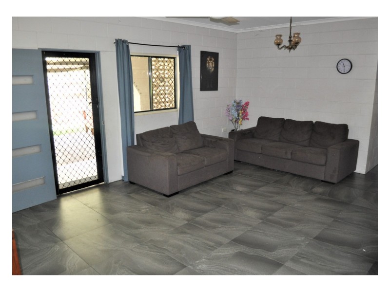 39 Martin Avenue, Mareeba QLD 4880