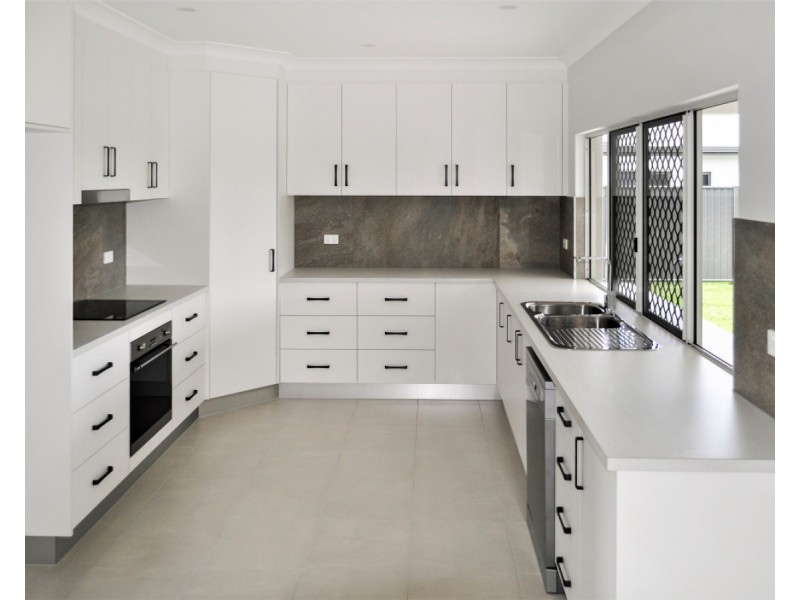 12 Moondani Avenue, Mareeba QLD 4880