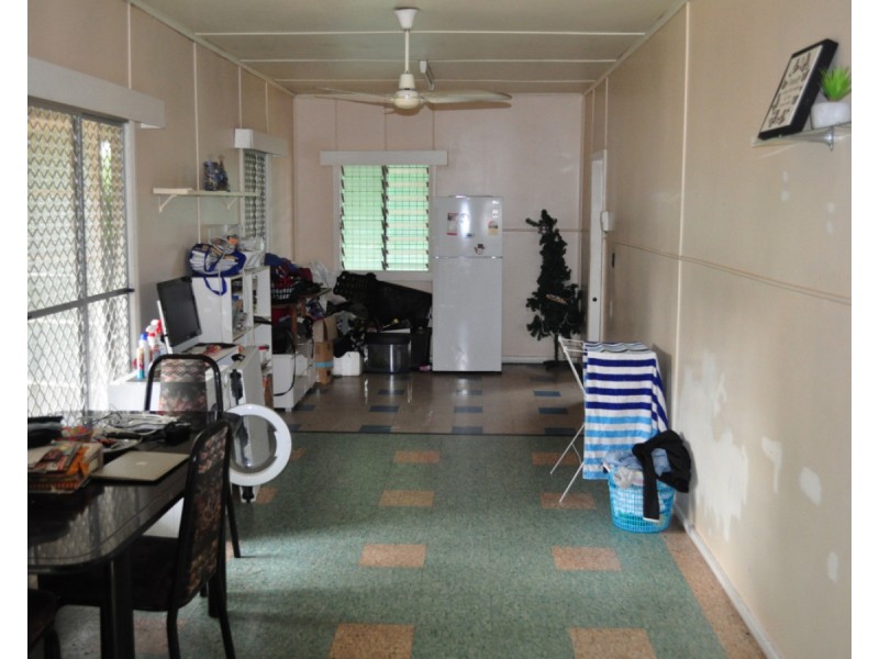 17 Pares Street, Mareeba QLD 4880