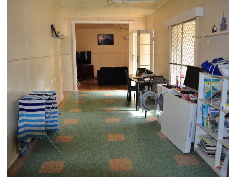 17 Pares Street, Mareeba QLD 4880