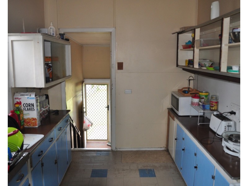 17 Pares Street, Mareeba QLD 4880