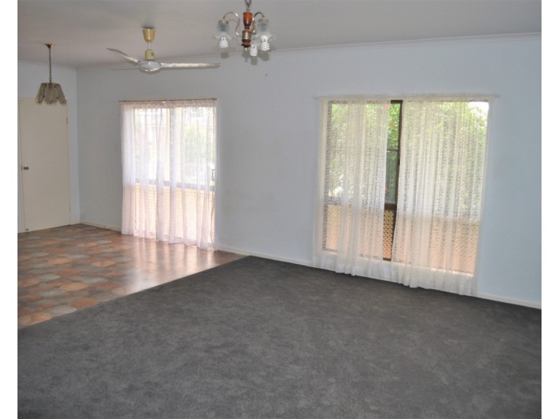 4 Donlen Street, Mareeba QLD 4880