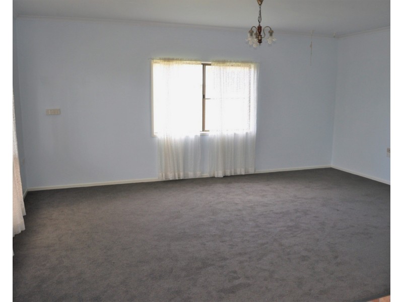 4 Donlen Street, Mareeba QLD 4880
