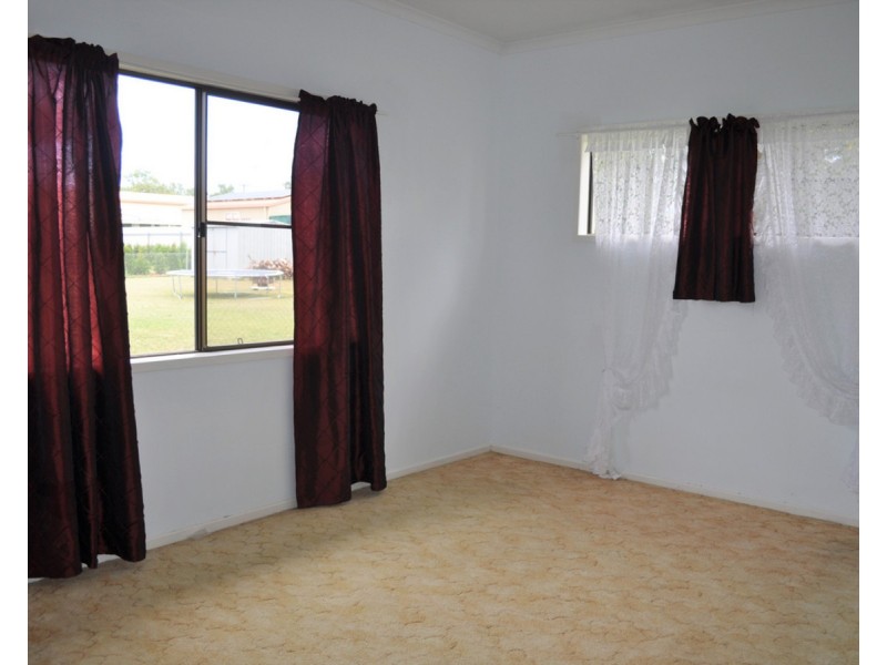 4 Donlen Street, Mareeba QLD 4880