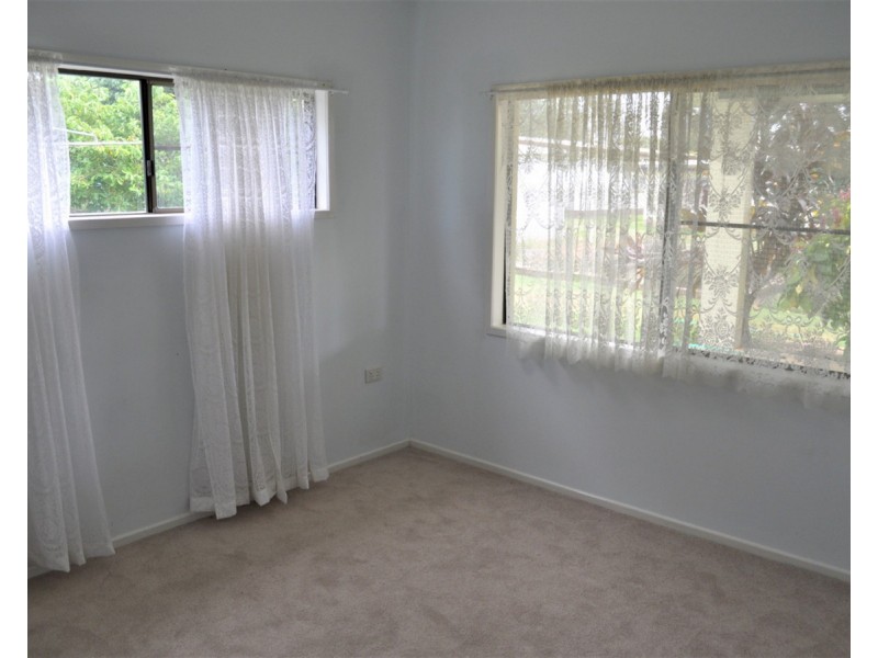 4 Donlen Street, Mareeba QLD 4880