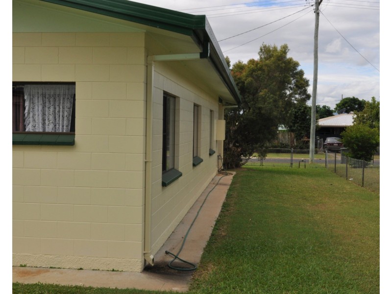 4 Donlen Street, Mareeba QLD 4880