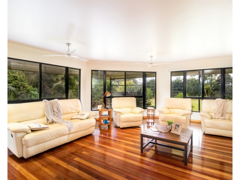 44 Mountain View Drive, Atherton QLD 4883