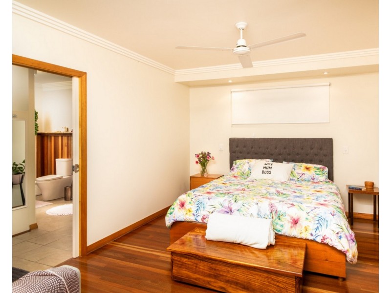 44 Mountain View Drive, Atherton QLD 4883