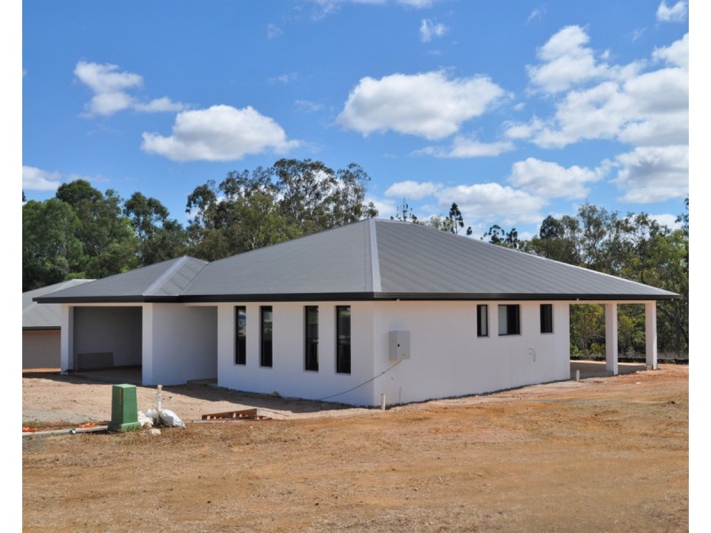 11 Antonio Drive, Mareeba QLD 4880