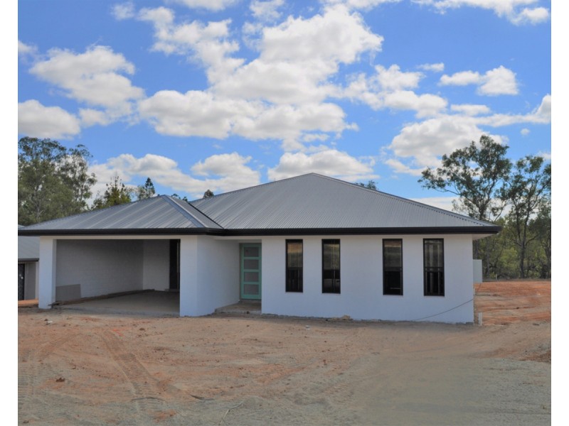 11 Antonio Drive, Mareeba QLD 4880
