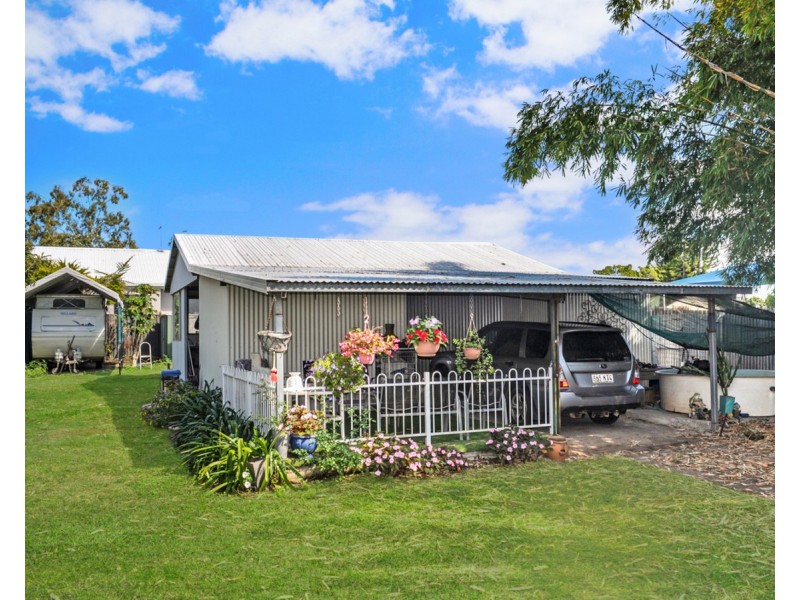 4 Pares Street, Mareeba QLD 4880