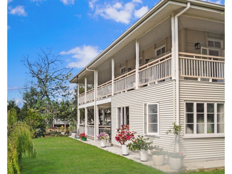 4 Pares Street, Mareeba QLD 4880