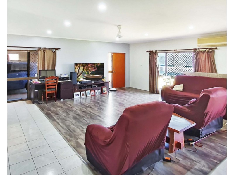 11 Donlen Street, Mareeba QLD 4880