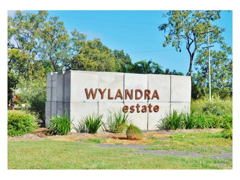 17 Dean Circuit, Mareeba QLD 4880