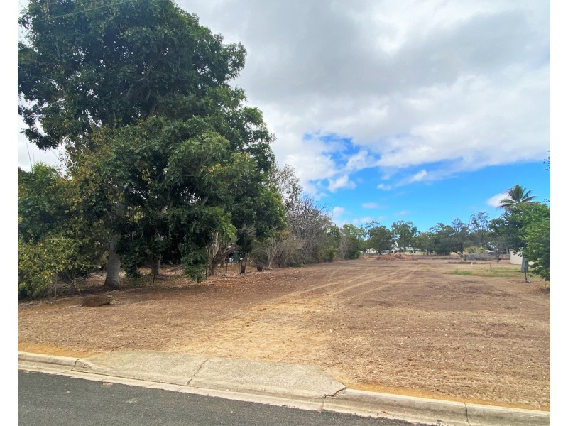 12 Beames Street, Mareeba QLD 4880