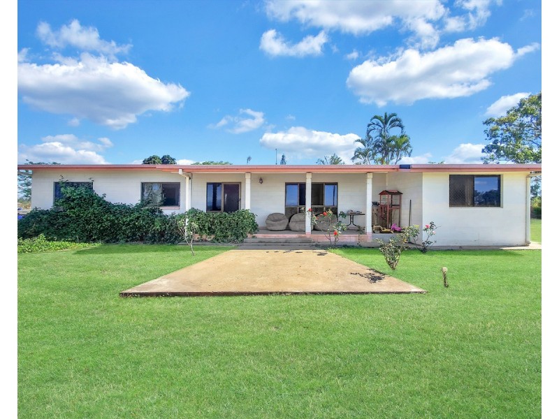 8 Byrnes Road, Mareeba QLD 4880