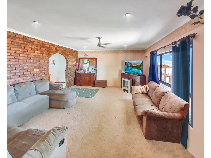 8 Byrnes Road, Mareeba QLD 4880