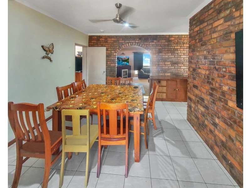 8 Byrnes Road, Mareeba QLD 4880