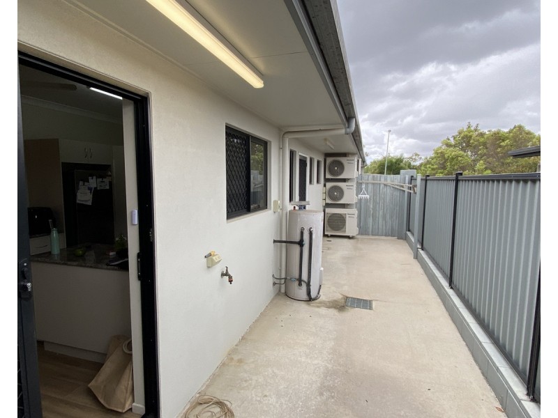 2/31 Strattmann Street, Mareeba QLD 4880