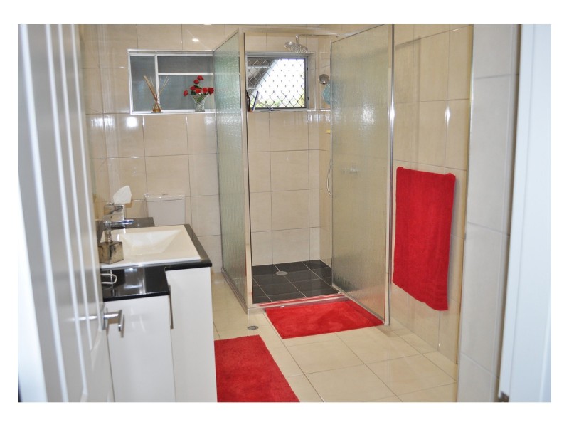 2 Riverview Close, Mareeba QLD 4880