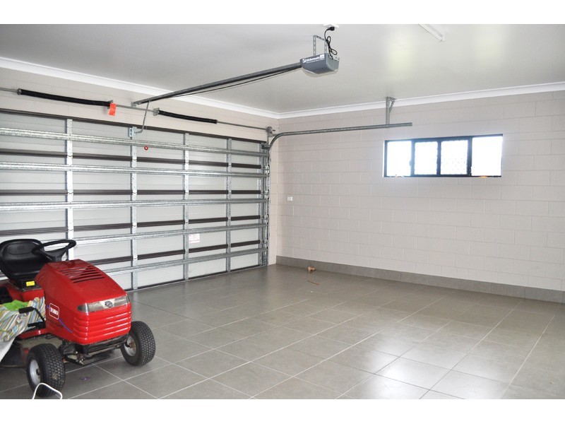 12 Mirrabook Avenue, Mareeba QLD 4880