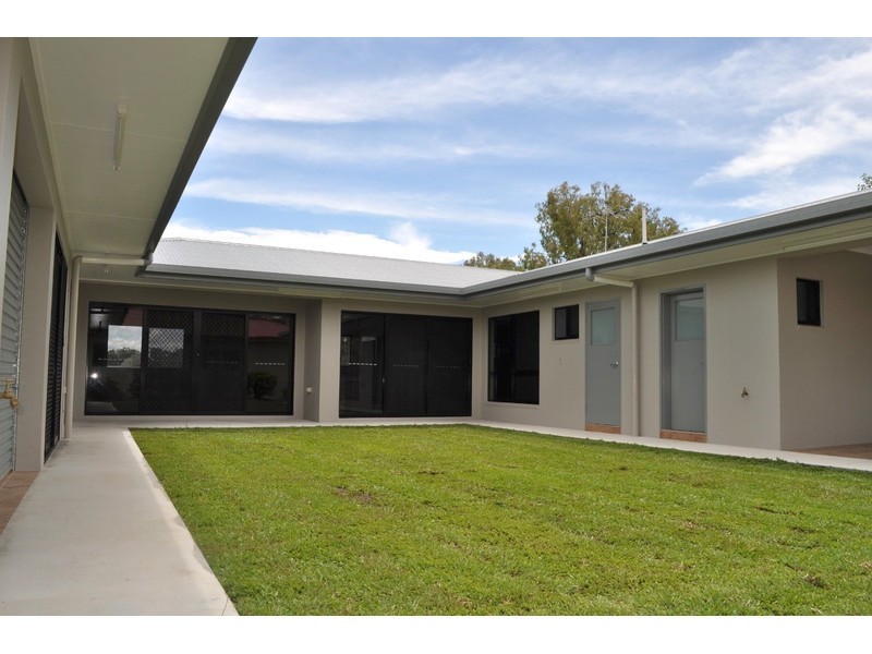 32 Amaroo Drive, Mareeba QLD 4880