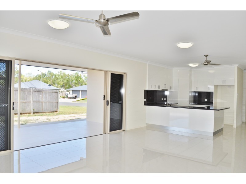 5 Amaroo Drive, Mareeba QLD 4880