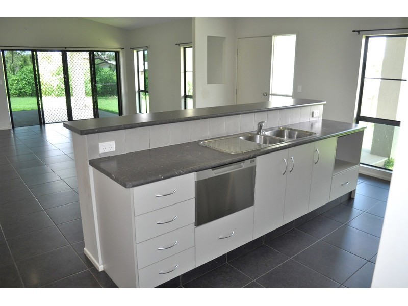 12 Damien St, Mareeba QLD 4880