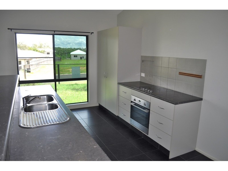 12 Damien St, Mareeba QLD 4880