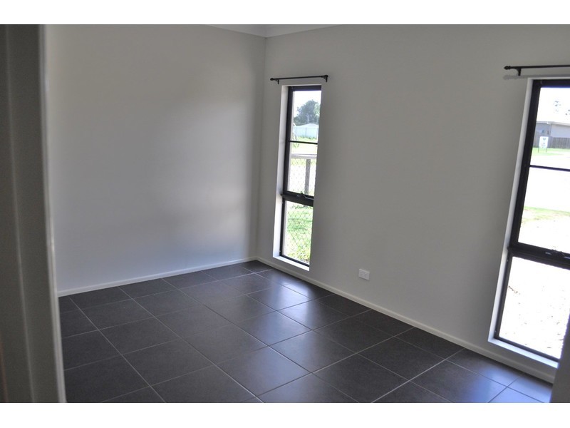 12 Damien St, Mareeba QLD 4880