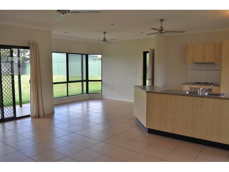 4 Leinster Drive, Mareeba QLD 4880