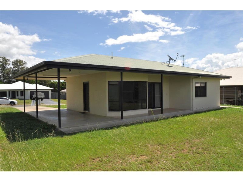 4 Leinster Drive, Mareeba QLD 4880