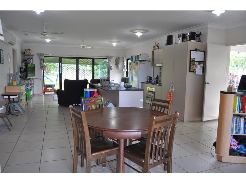 4 Michelina Close, Mareeba QLD 4880