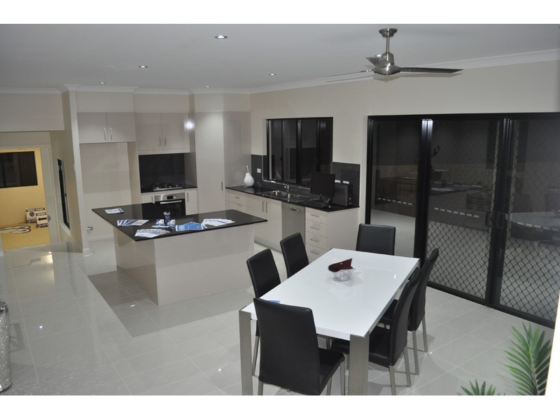 1 Michelina Close, Mareeba QLD 4880