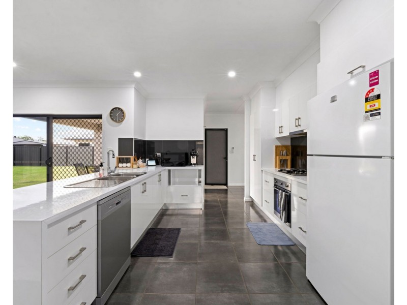 37 Karobean Drive, Mareeba QLD 4880