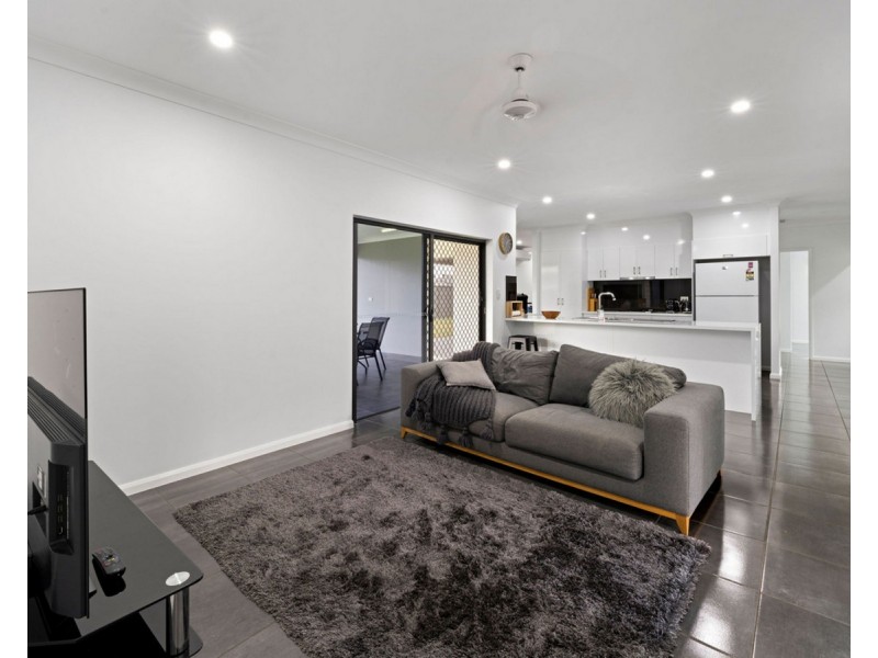 37 Karobean Drive, Mareeba QLD 4880