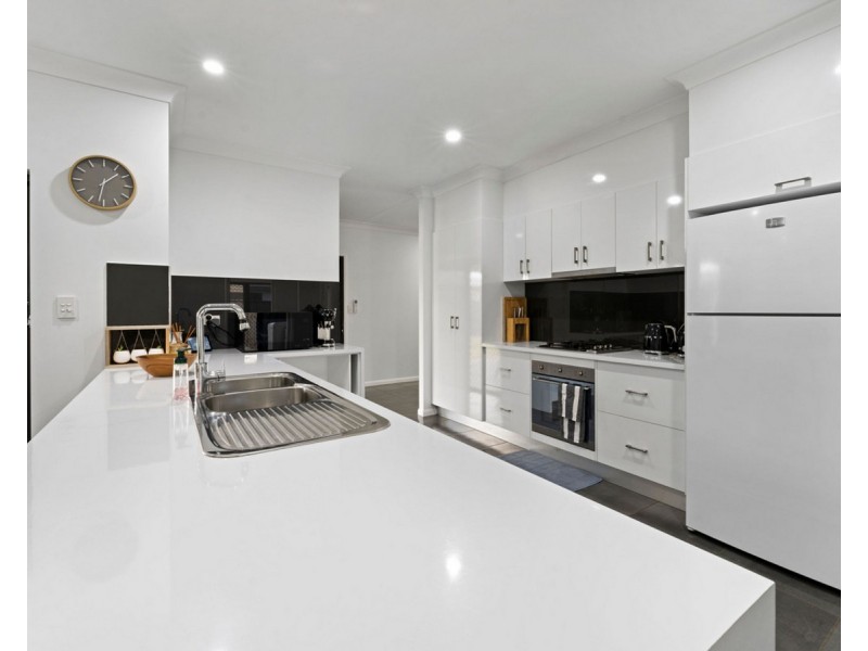 37 Karobean Drive, Mareeba QLD 4880