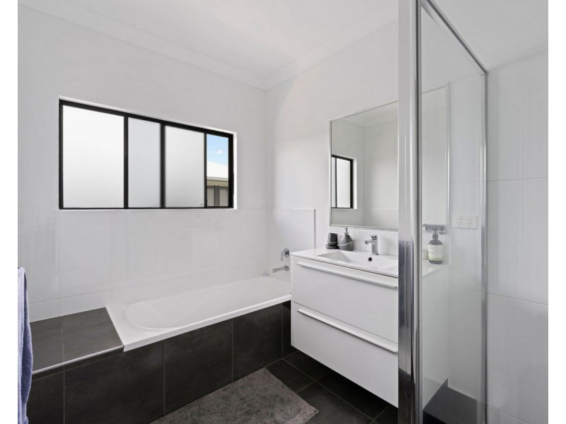 37 Karobean Drive, Mareeba QLD 4880