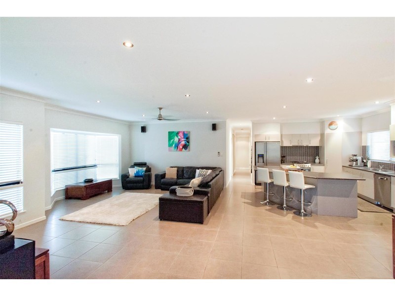 2 Maria Close, Mareeba QLD 4880