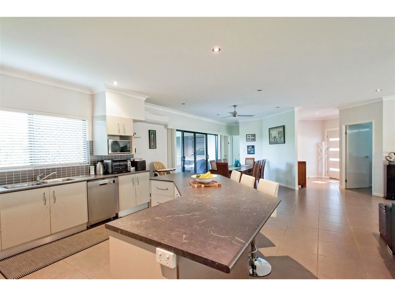 2 Maria Close, Mareeba QLD 4880