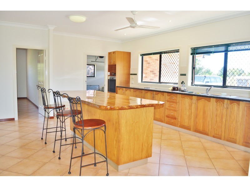 4 Dean Circuit, Mareeba QLD 4880