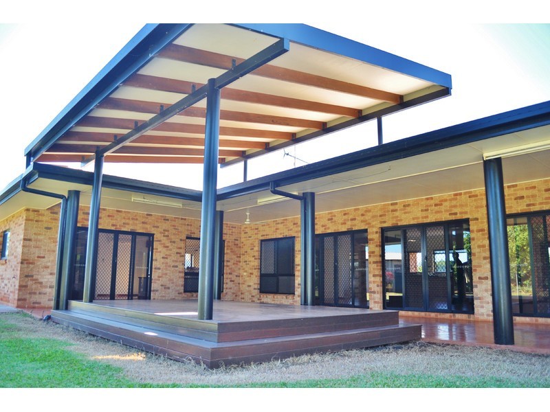 4 Dean Circuit, Mareeba QLD 4880
