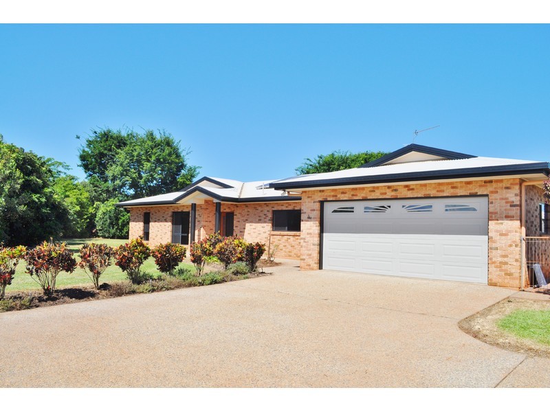 4 Dean Circuit, Mareeba QLD 4880